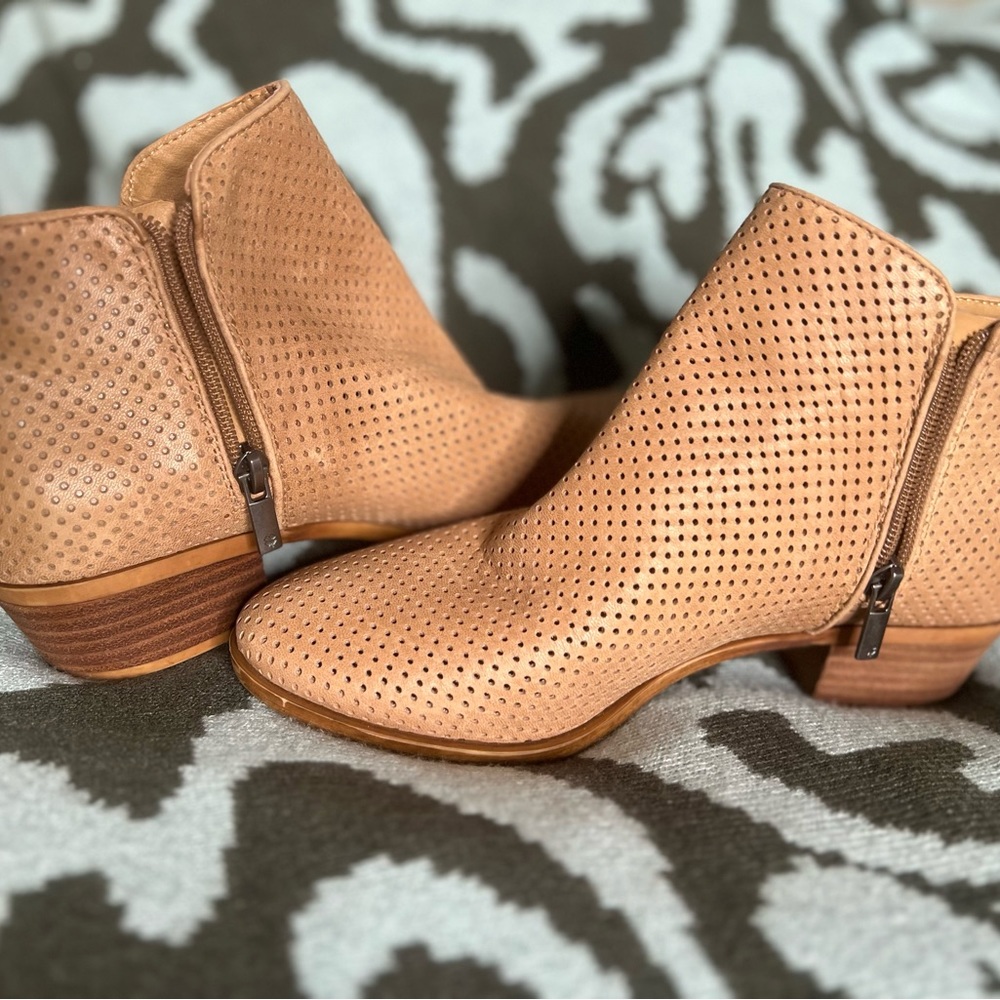 Lucky Brand perforated leather boots! Zipper ankle bootie! Low heel!